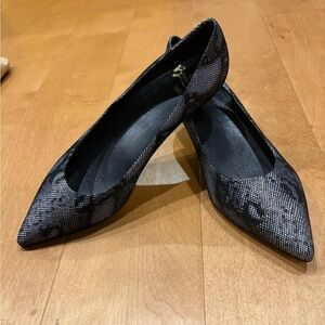 Butter Italy kitten heel pump shoes snake print leather 8.5